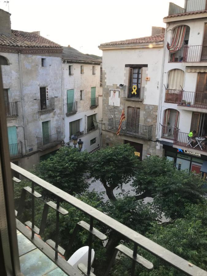Hostal Casiano Camarasa Exterior photo