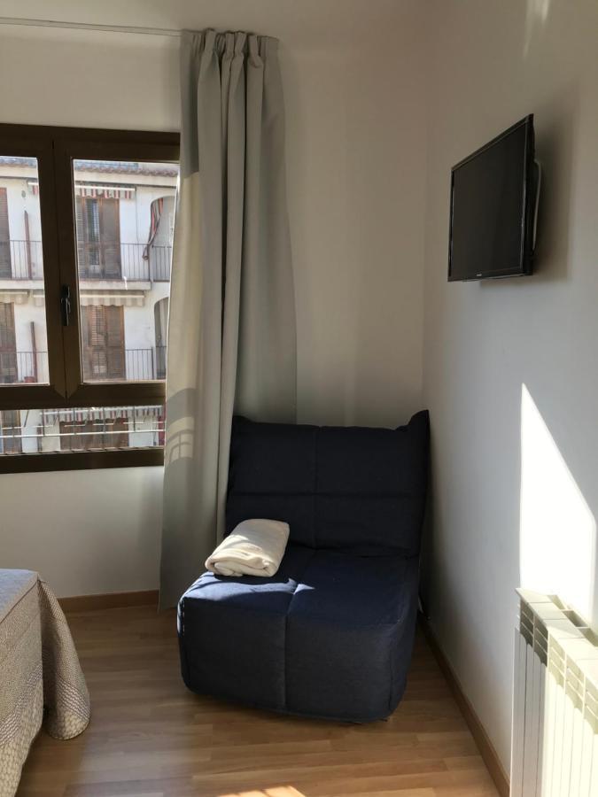 Hostal Casiano Camarasa Exterior photo