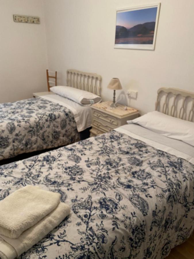 Hostal Casiano Camarasa Exterior photo